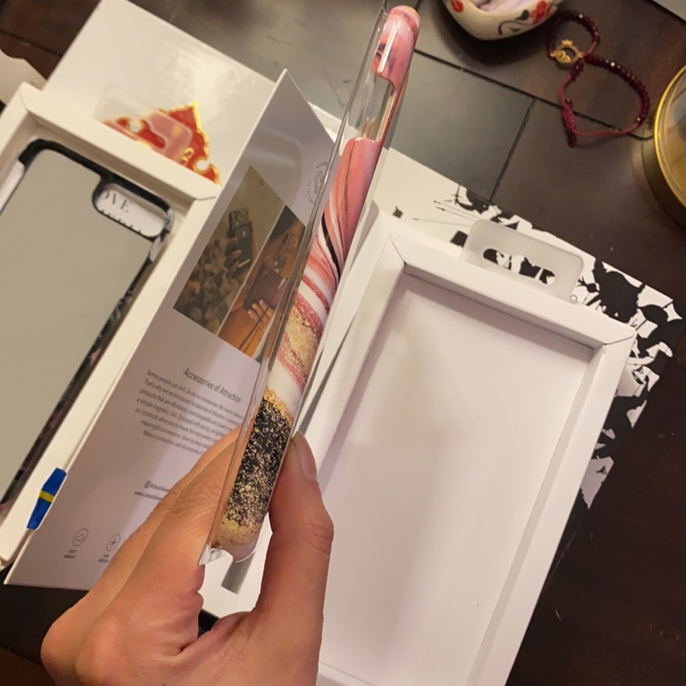 iPhone 7 Plus case - Picture 11 of 13